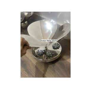 Bol sur piédestal élégant en métal argenté avec bord cannelé, décoration moderne pour la maison, plat de service pour fruits et bonbons, prix d'usine - Product Image 5