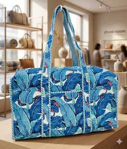 Bolsa de Viaje Acolchada de Algodón con Estampado Artesanal Indio, Diseño de Elefantes, Hecha a Mano en Jaipur - Product Image 2