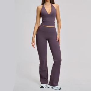 Conjunto de Yoga de 2 Piezas: Leggings Acampanados de Cintura Alta y Top Halter con Cuello en V Corto para Deporte - Product Image 2