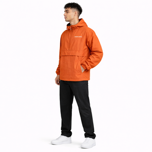 Chaqueta deportiva premium para hombre 100% poliéster con logotipo personalizado, fabricada por OEM, impermeable, transpirable, para actividades al aire libre. - Product Image 3