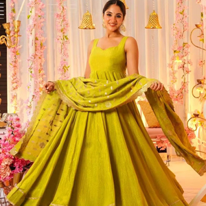 Hermoso Salwar Kameez Moderno de Diseñador en Tela de Seda Romana Pesada con Encaje Interior y Dupatta para Fiestas y Bodas - Product Image 1