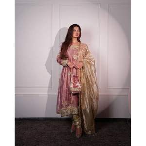 Robe de soirée de designer pour femme avec perle comprenant Pent et Dupatta - Product Image 1