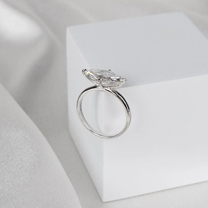 แหวนเพชรเม็ดเดี่ยวทรงมาร์คีส์ 3 กะรัต สร้างในห้องปฏิบัติการ หรูหรา ได้รับการรับรองจาก IGI สี E ทองคำขาว 14K แหวนหมั้น ของขวัญสำหรับเธอ - Product Image 4