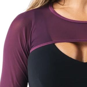 Camiseta Deportiva Corta de Manga Larga para Mujer, Color Borgoña, con Recortes, para Gimnasio, Fitness, Yoga, Entrenamiento Atlético, Ropa Deportiva Elástica de Alto Rendimiento - Product Image 4
