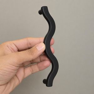 Poignées de meuble minimalistes en fer noir, forme barre, quincaillerie durable pour tiroirs et portes d'armoires - Product Image 5