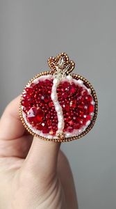 Broche artisanale exquise brodée de perles, magnifique accessoire de mode artisanal, cadeau - Product Image 4