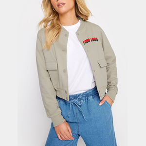 Chaqueta Varsity para Mujer, Fabricante Mayorista, 100% Algodón Felpa, Logotipo Personalizado con Impresión DTF, Estilo Casual Urbano - Product Image 4