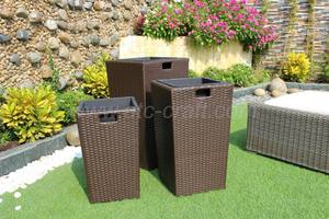 Ensemble de pots de fleurs en rotin PE de qualité supérieure pour patio et balcon - Product Image 2
