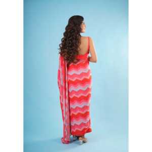 Sari en mousseline léger rose vif orné de sequins et broderies, tenue ethnique de créateur pour fêtes, mariages et événements festifs - Product Image 2