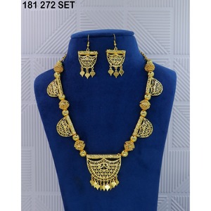 Ensemble de colliers tendance à motifs géométriques en alliage, cadeau de fiançailles ou d'anniversaire pour femme, ensemble de bijoux plaqué or de Dubaï, ensemble spécial Dubaï - Product Image 1