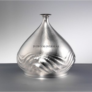 White Color Powder Coated Superior Quality Metal Made Fancy Designer Luxury Flower Vase Home And Office Table <b>Top</b> Decoration - Product Image 5