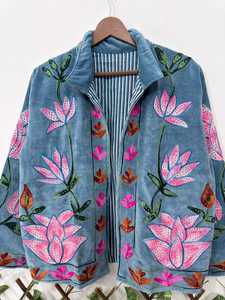 Manteau pour femme au design explosif et confort supérieur, en velours bleu poussière, broderie florale lotus, style bohème, veste courte pour femme - Product Image 1