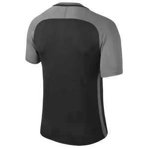 เสื้อฟุตบอลผู้ชายลายเรียบ ผ้าคอตตอน 100% สวมใส่สบาย ทรงปกติ คอกลม แขนสั้น น้ำหนัก 230 กรัม - Product Image 5