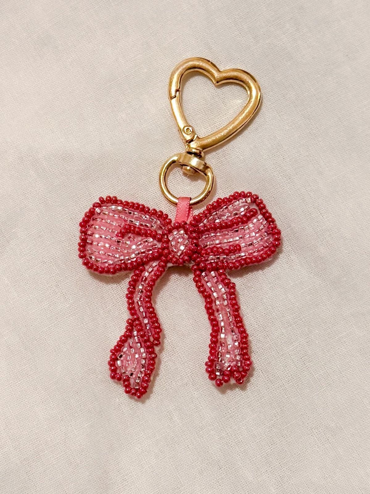 IDENTIQUE À L'IMAGE