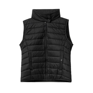 เสื้อแจ็คเก็ตแขนกุดผู้หญิงแบบสลิมฟิตสำหรับฤดูหนาว ผลิตตามสั่ง ขายส่ง ผลิตจากโพลีเอสเตอร์ 100% ดีไซน์ไม่มีแขน ซิปยาวเต็มตัว มีกระเป๋าข้าง - Product Image 2