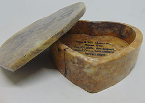 Caja con Tapa en Forma de Corazón de Piedra, Hecha a Mano con Serigrafía, Proveedor Indio, Diseño Grabado Artesanal, Souvenir de Ágata Antigua de Delhi - Product Image 2