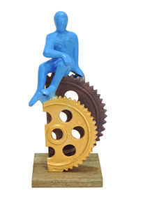 Escultura Moderna de Hombre Azul Sentado sobre Engranajes Industriales, Estatua de Arte Mecánico Contemporánea Hecha a Mano, Decoración para el Hogar y la Oficina - Product Image 4