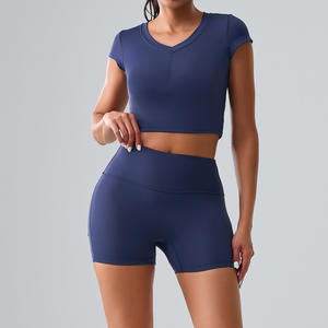 Ensemble de yoga pour femmes en gros – Tenue de sport d'extérieur en Spandex et Polyester, legging et short unis à devant uni - Product Image 1