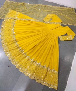 Ensemble Anarkali de créateur en Georgette brodé de sequins avec Dupatta 84861 Jaune Longueur ras du sol Coupe ample Séchage rapide pour Diwali - Product Image 5