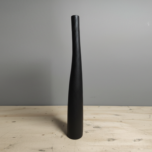 Vase à fleurs en métal noir mat de qualité supérieure, doté d'une finition texturée et d'une silhouette élancée et fine pour la décoration moderne de la maison - Product Image 3