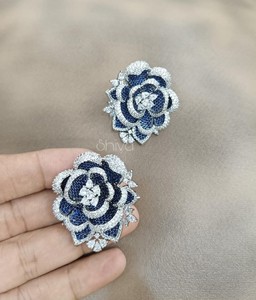 Pendientes de circonita plateados de moda con circonita esmeralda talla pera, joyería de aleación de moda para mujer, ideal para ocasiones especiales. - Product Image 4