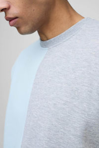 Sweat-shirt homme oversize en coton personnalisé, respirant, de haute qualité, couleur gris chiné, col rond, style streetwear, imperméable, pour l'hiver - Product Image 4