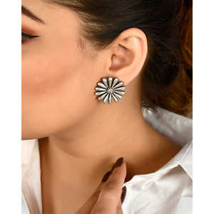 Pendientes de Botón Meera Jaipur, Estilo Phool - Product Image 1