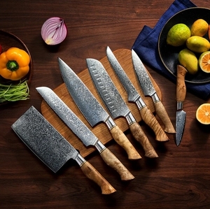 Ensemble de 7 couteaux de chef japonais écologiques, collection 'Dynasty', acier carbone Damas 67 couches, 5 pouces, forgé en métal VG10 - Product Image 1