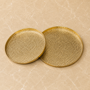 Juego de Bandejas Redondas de Aluminio con Acabado Dorado de Lujo, Textura Martillada con Cuentas, Plato Decorativo para una Decoración Elegante del Hogar - Product Image 1