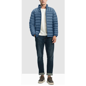 Veste matelassée légère pour homme sur mesure avec rembourrage chaud, finition douce au toucher et support direct d'usine de vêtements - Product Image 6