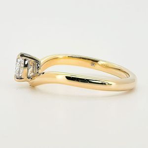 Anillo de Compromiso de Moissanita Cultivada en Laboratorio, Minimalista, Chapado en Oro de 14k, Banda Trenzada, Solitario en Forma de Lágrima, Unisex, Regalo de Boda - Product Image 3
