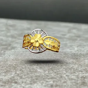 Trendy Fashion Jewelry Party Wear <b>Ring</b> Elegant Gold Floral Designer <b>Ring</b> for Women Stylish Flower <b>Statement</b> <b>Ring</b> - Product Image 2