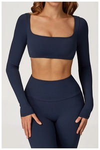 Top Deportivo de Yoga Personalizado de Alta Calidad con Canalé y Espalda Descubierta – Camiseta Corta para Mujer para Gimnasio, Running y Deportes al Aire Libre - Product Image 4