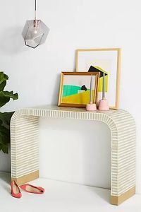 Mesa Consola Ornamentada con Incrustaciones de Hueso, Mueble Decorativo Hecho a Mano con Detallado Trabajo de Mosaico para Entrada o Recibidor de Lujo - Product Image 4