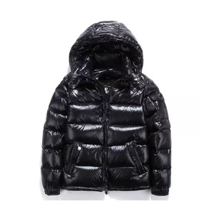 Veste matelassée noire brillante de haute qualité pour femmes |   Vêtements d'extérieur d'hiver en gros |   Fabricant de Marques Privées et Fournisseur en Gros - Product Image 2
