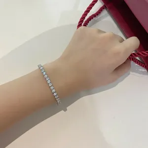 Pulsera de Compromiso de Moissanita Brillante Redonda de 7.5 Pulgadas Chapada en Oro Blanco de 14K - Product Image 5