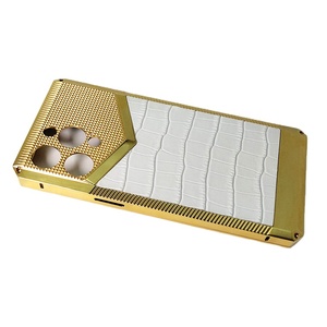 Venta caliente de <span class=keywords><strong>Europa</strong></span> para iPhone 15 Pro Max Platinum con Funda de cuero de cocodrilo de piel de vaca funda de teléfono de oro galvanizado de alta calidad - Product Image 1