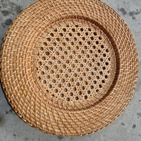 Assiette de présentation rustique en rotin de 15 pouces, faite à la main, naturelle, fournisseur en gros pour l'exportation depuis l'usine du Vietnam