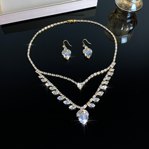 Conjunto de Joyería de Dos Capas de Cobre y Circonita, Collar con Colgante de Corazón y Pendientes Colgantes, Color Dorado, Regalo para Mujer, Ideal para Bodas y Fiestas - Product Image 3