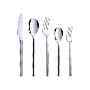 Juego de cubertería con mango de diseño largo y punteado martillado, conjunto de cubiertos plateados de acero inoxidable - Product Image 3