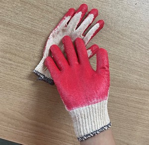 ถุงมือยางเคลือบหลายสีแบบเวียดนาม ป้องกันการบาด ป้องกันการลื่น ใช้ซ้ำได้ ถุงมือถักเคลือบยางลาเท็กซ์ผสมฝ้าย 10 คู่ สำหรับทำสวน ป้องกันมือ - Product Image 6