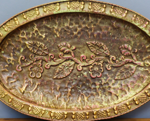 Bandeja Ovalada de Metal con Acabado Antiguo, Patrón Floral en Relieve, Centro de Mesa Decorativo, Plato para Servir, Venta al Por Mayor - Product Image 5