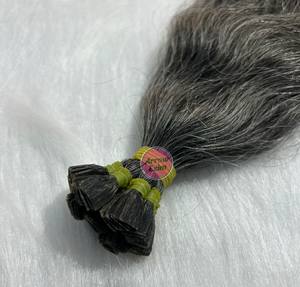 Extensiones de Cabello Natural Gris Indio Remy con Punta Plana, Rizado Oscuro, Trama Simple, Micro-Link - Product Image 1