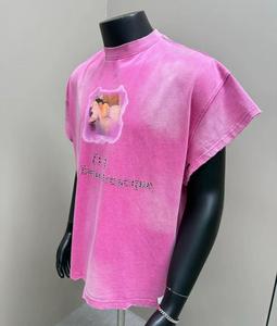 เสื้อยืดแขนสั้นผู้ชายใหม่ ผ้าฝ้ายออร์แกนิค 100% 240 GSM เป็นมิตรกับสิ่งแวดล้อม พิมพ์ลาย DTG ประดับเพชร โลโก้ด้านหน้า ทรงปกติ - Product Image 1