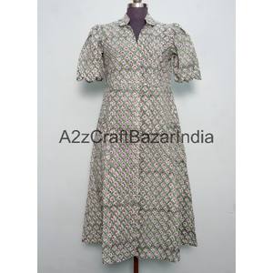 Vestido midi floral de algodón 100% ecológico para mujer, estilo canguro, cuello en V, manga corta, decoración con botones, lavable. - Product Image 3