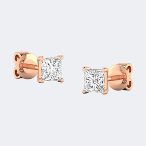 Pendientes Clásicos con Diamantes Cultivados en Laboratorio, Corte Princesa, 0.45 CTW, en Oro de 9K, Engaste de 4 Puntas, Certificados por IGI - Product Image 3