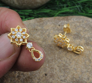 Pendientes de Lujo con Baño de Oro y Circonitas Cúbicas en Forma de Gota de Agua, con Engaste de Bisel, Estilo Vintage, para Bodas, Aniversarios y Fiestas - Product Image 3