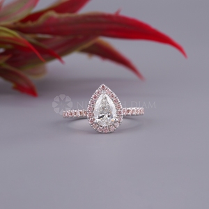 Anillo de diamante cultivado en laboratorio de diseño moderno, corte pera, con curva, con certificado IGI y claridad VVS, de proveedor indio. - Product Image 1