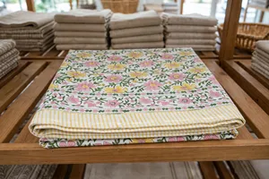 Nappe carrée en coton 100% de haute qualité, écologique, à imprimé floral bohème, faite à la main, avec logo personnalisé, lavable, pour usage domestique, motif montagne - Product Image 3