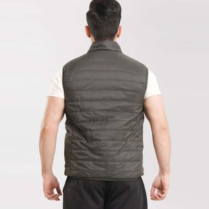 Chaleco Acolchado de Moda con Diseño de Contraste de Color, Material de Poliéster Impermeable, Estilo Único para Hombre, Invierno - Product Image 5